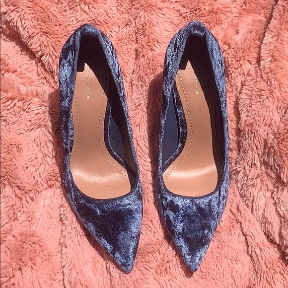 Zara Shoes - Zara Blue Crushed Velvet Pointed Toe Pumps